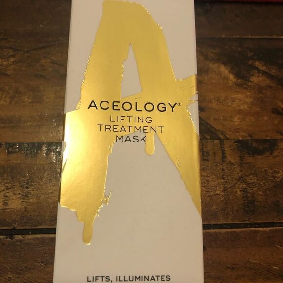 ACEOLOGY Lifting Treatment Mask. Lifts, illuminates and rejuvenates your skin. - Picture 2 of 9